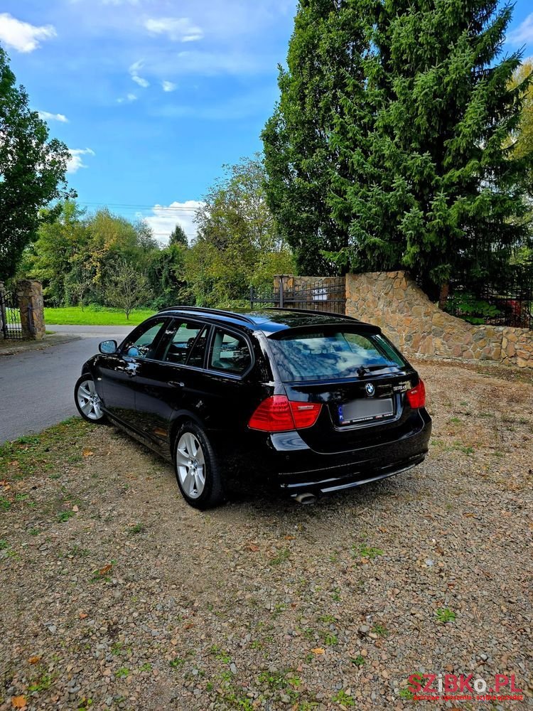 2010' BMW 3 Series 318D Dpf Touring photo #4