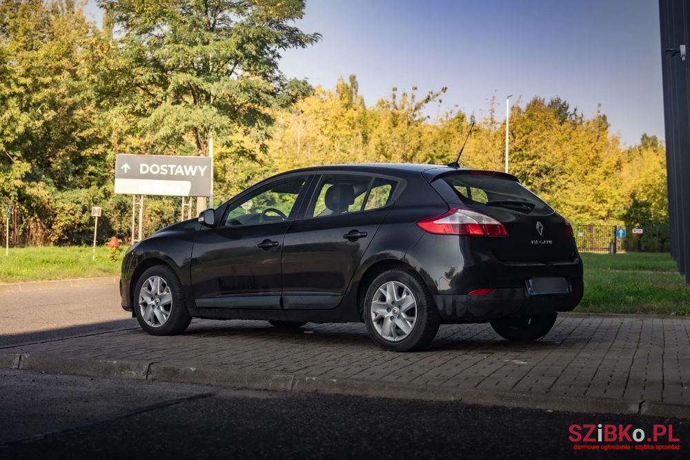 2011' Renault Megane photo #3