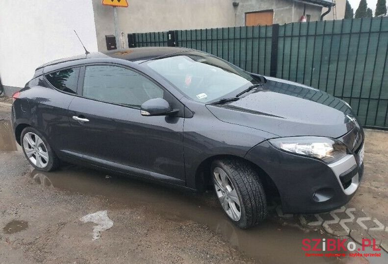 2009' Renault Megane photo #1