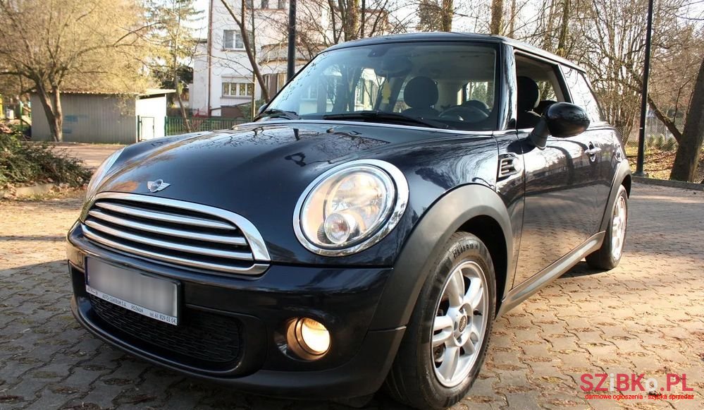 2012' MINI Cooper D photo #2