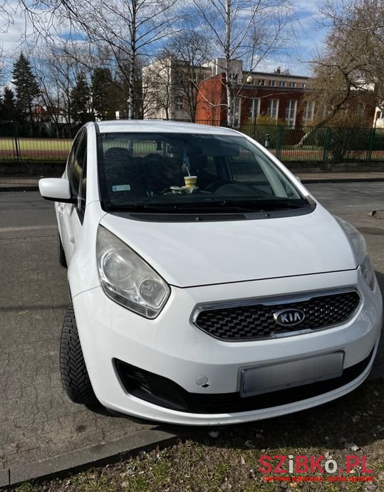 2010' Kia Venga photo #2