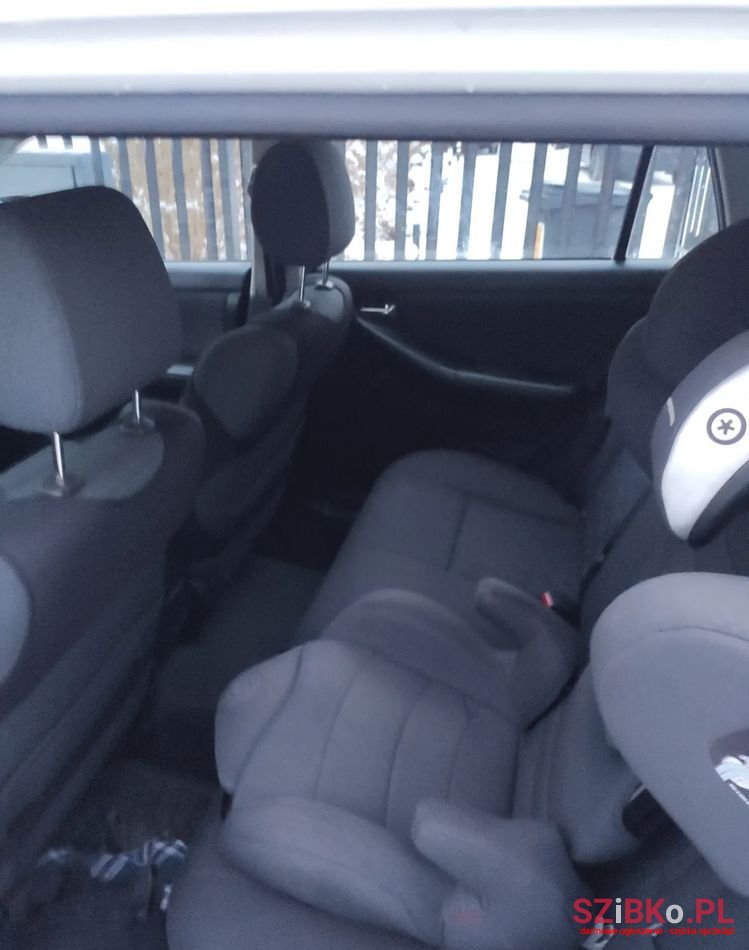 2003' Toyota Corolla 2.0 D-4D Base photo #3