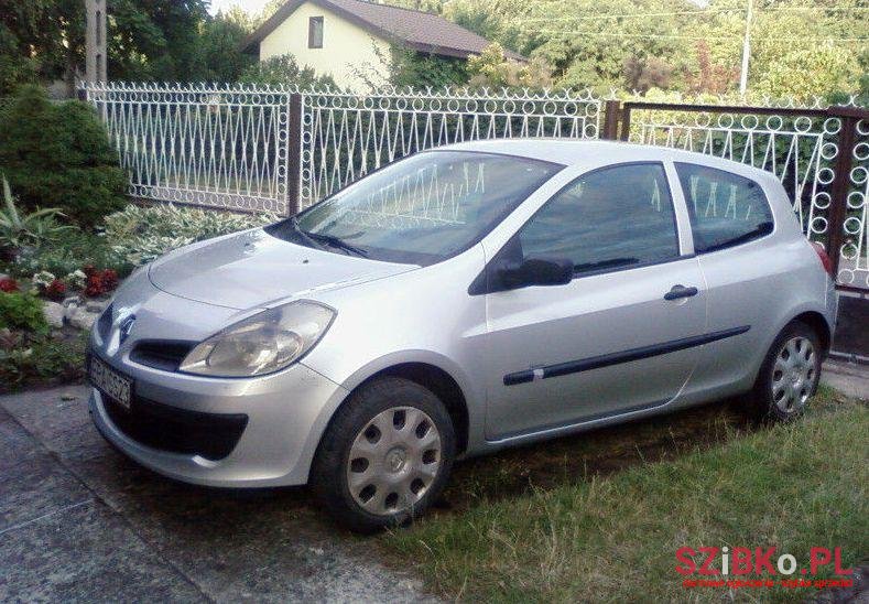 2008' Renault Clio photo #2
