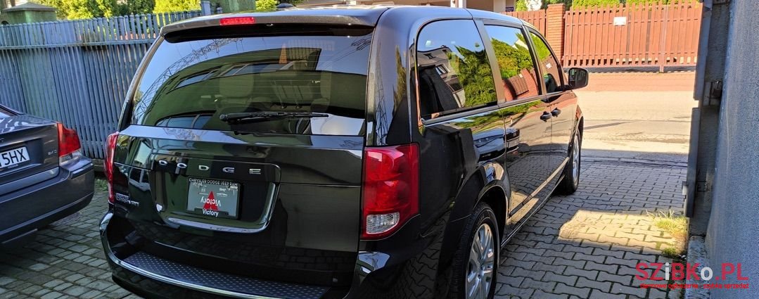 2020' Dodge Grand Caravan photo #5