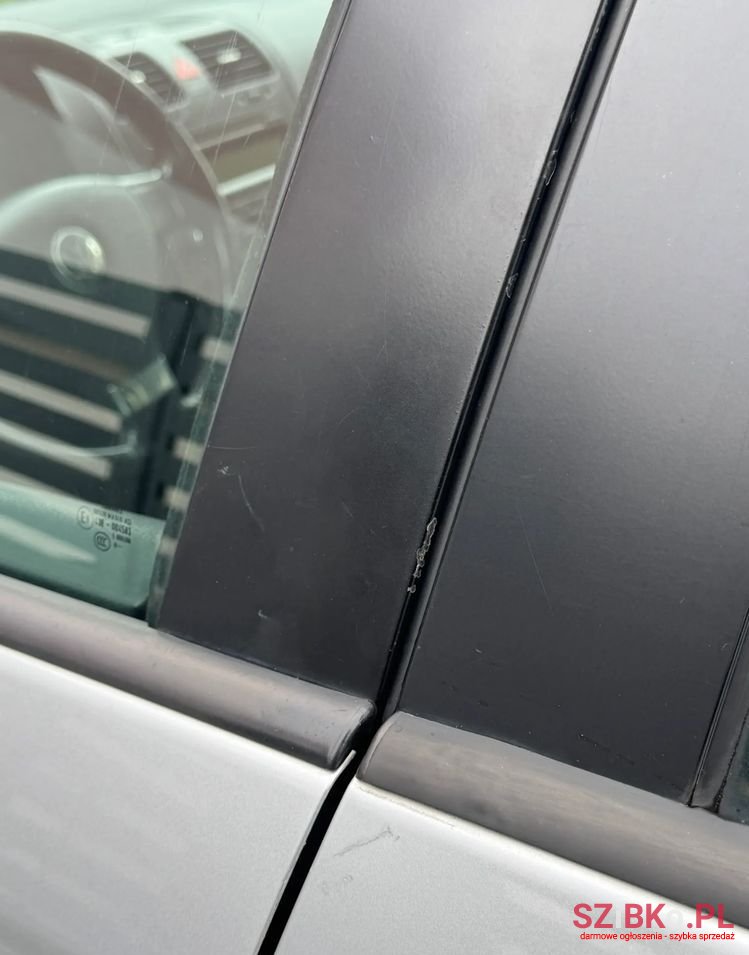 2009' Volkswagen Golf photo #6