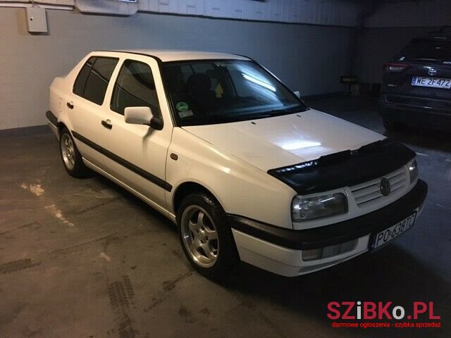 1996' Volkswagen Vento photo #2