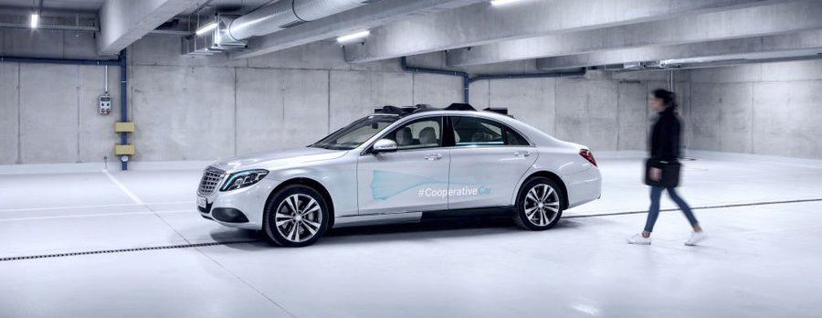Mercedes-Benz builds the communicative Cooperative Car