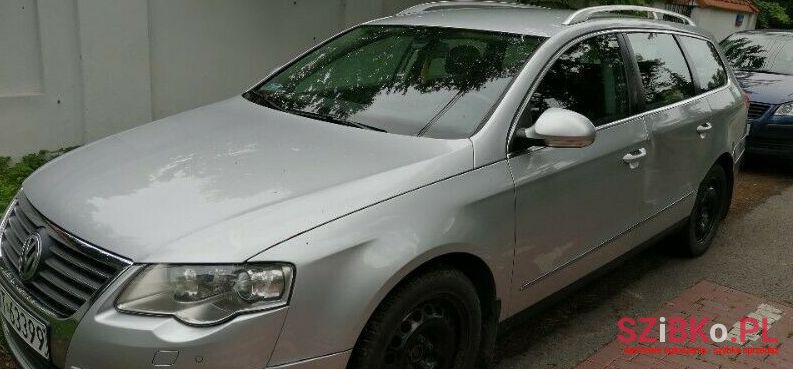 2009' Volkswagen Passat photo #1