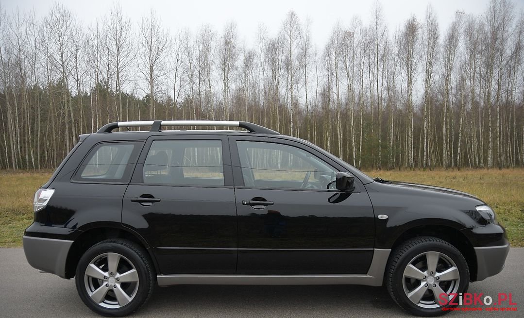 2003' Mitsubishi Outlander photo #5