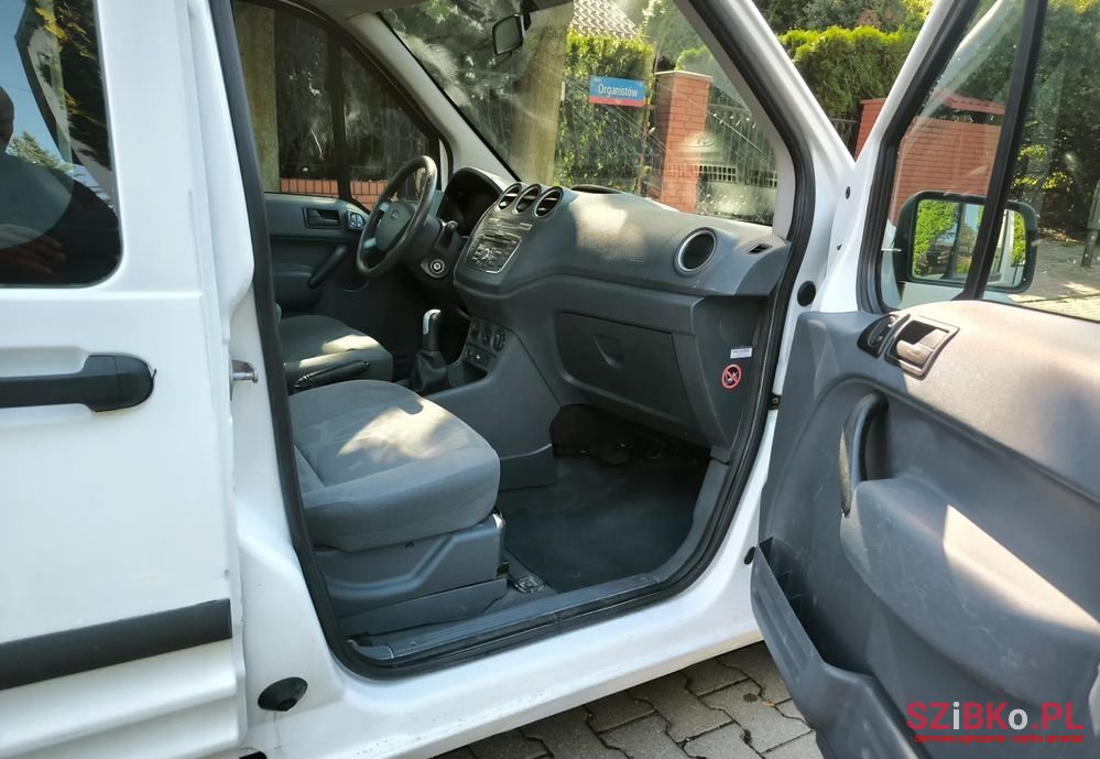 2009' Ford Tourneo Connect photo #5
