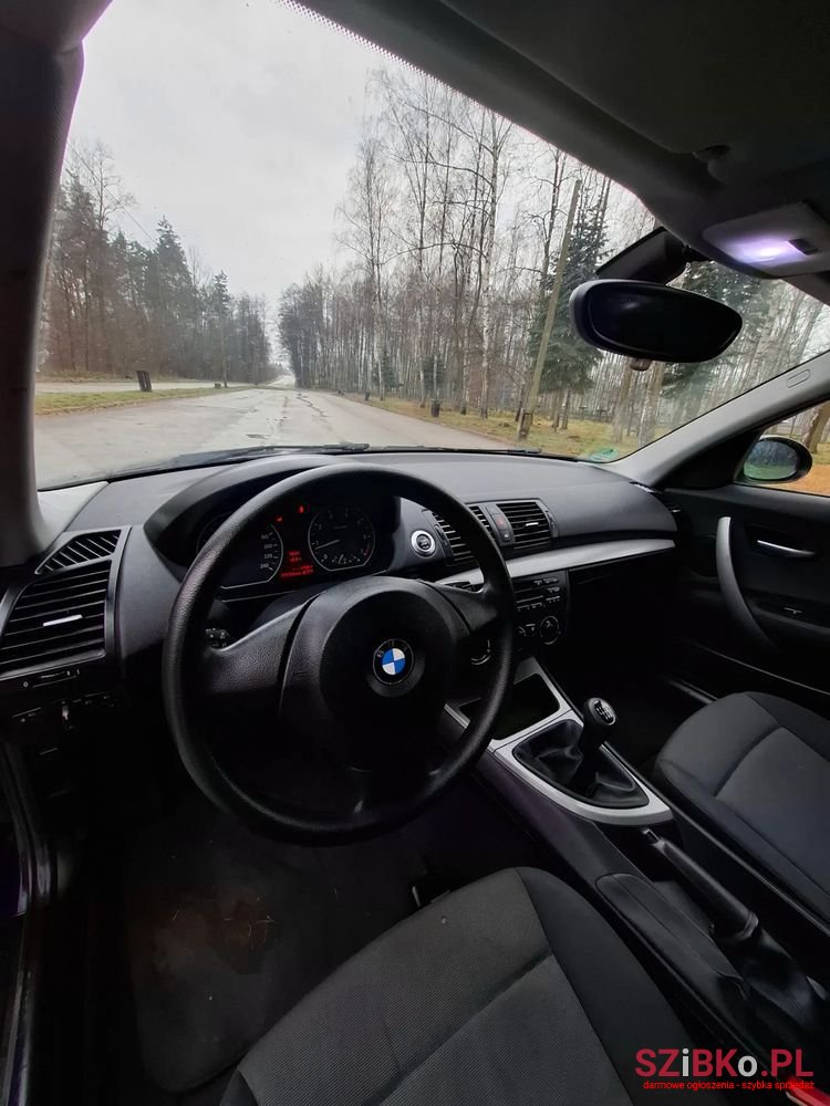 2006' BMW 1 Series 118I photo #5