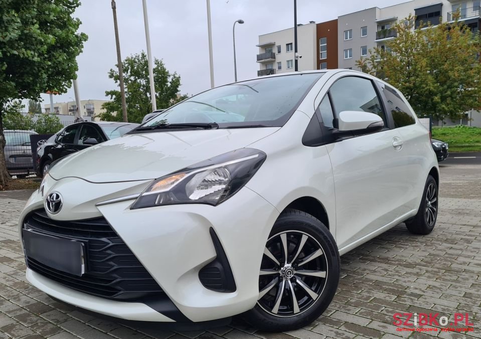 2017' Toyota Yaris photo #1
