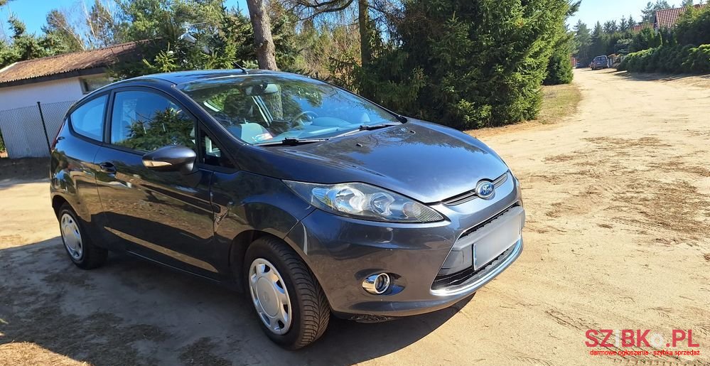 2010' Ford Fiesta 1.25 Ambiente photo #2