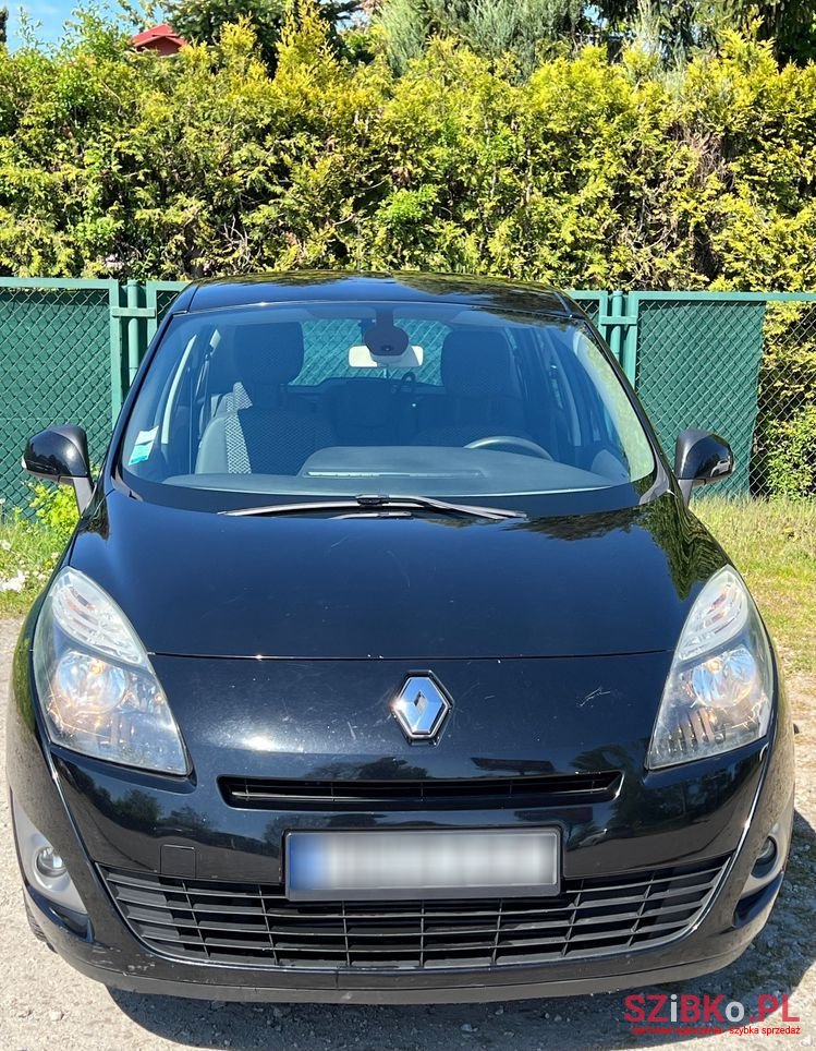 2012' Renault Grand Scenic photo #2