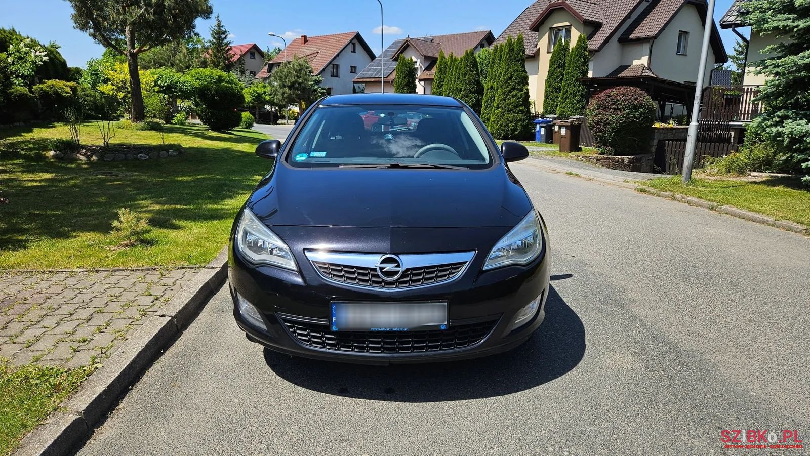 2010' Opel Astra photo #6