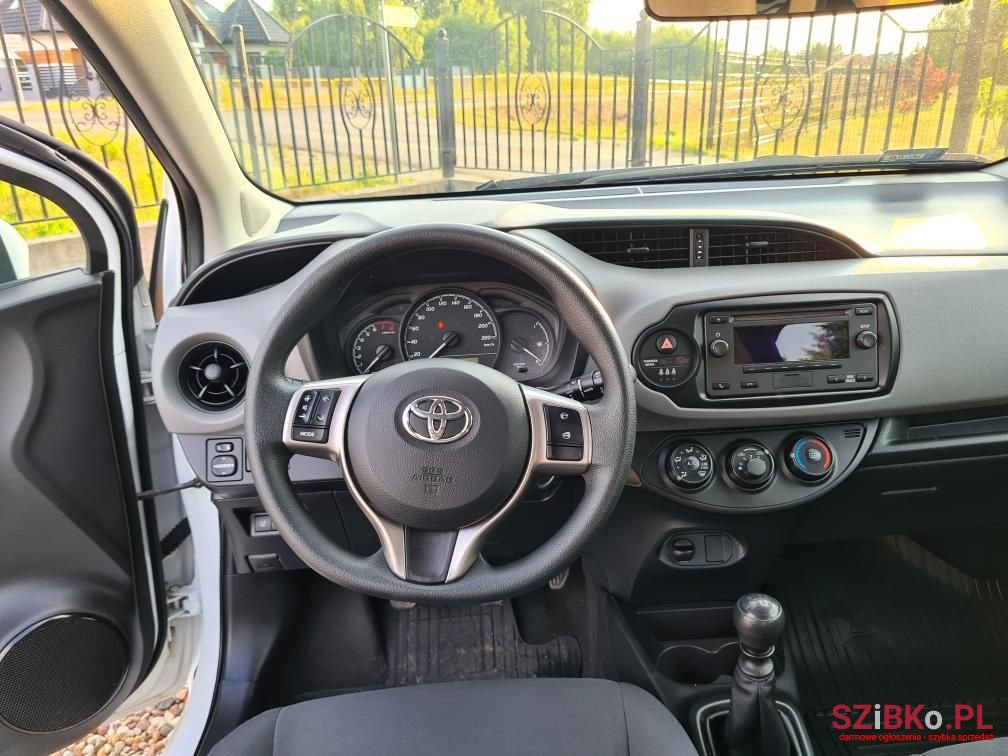 2020' Toyota Yaris photo #5