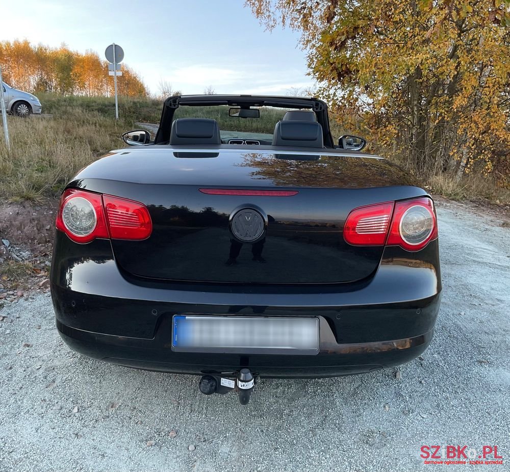 2008' Volkswagen Eos photo #5