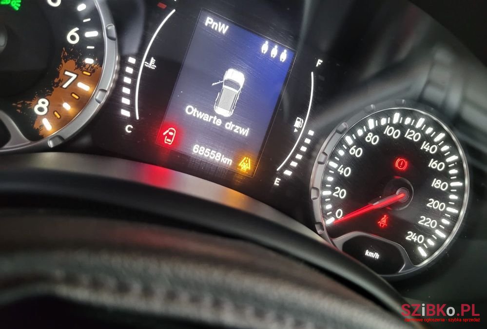 2016' Jeep Renegade photo #5