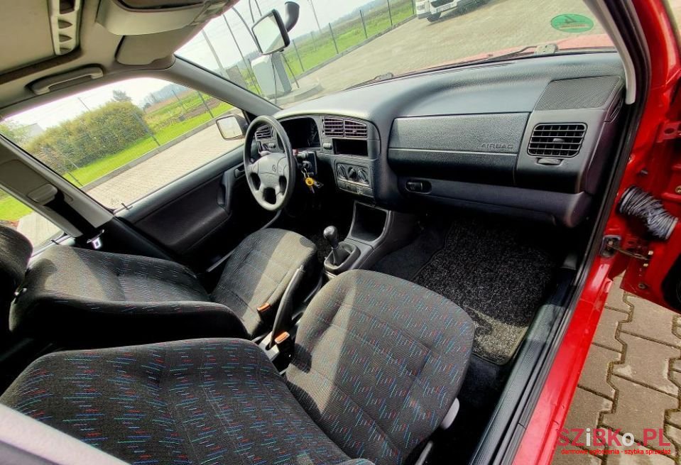 1997' Volkswagen Golf photo #5