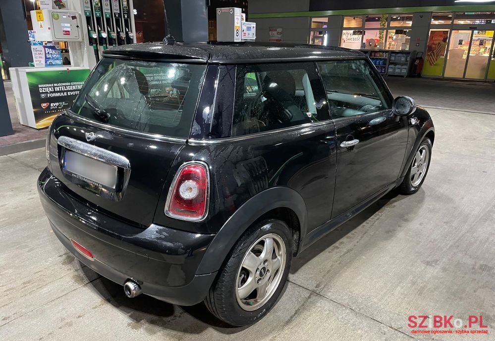 2009' MINI Cooper S Standard photo #5