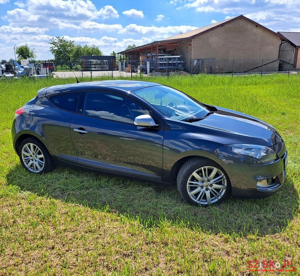 2011' Renault Megane 1.6 16V Luxe Dynamique photo #3