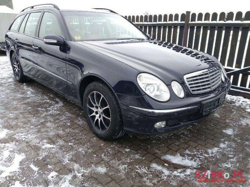 2004' Mercedes-Benz Klasa E photo #1