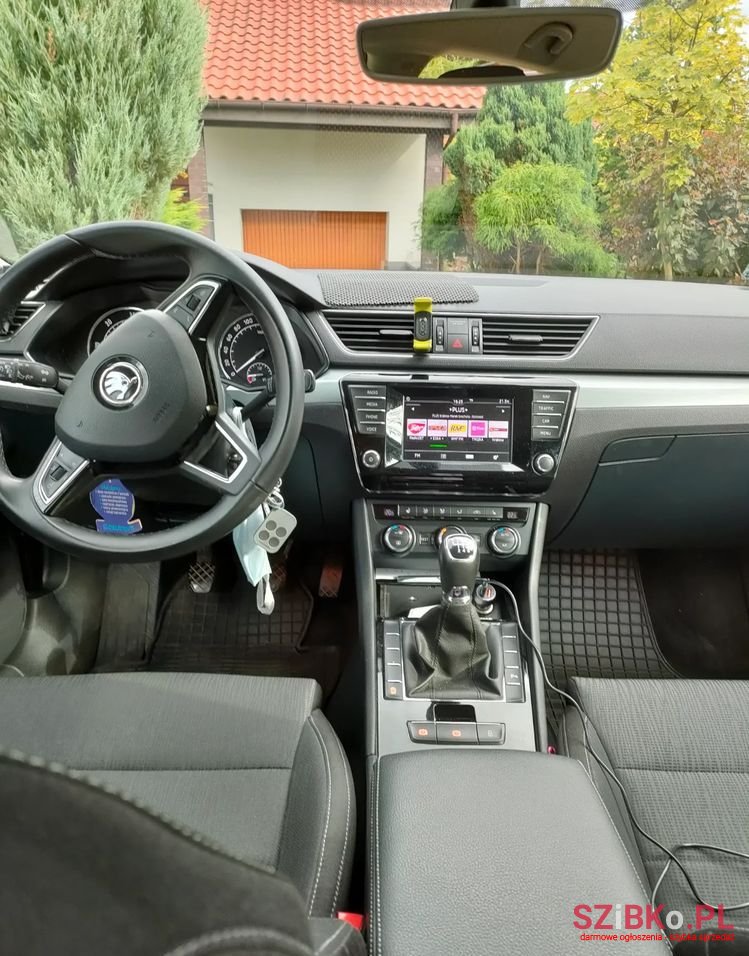 2016' Skoda Superb 2.0 Tdi Ambition photo #3