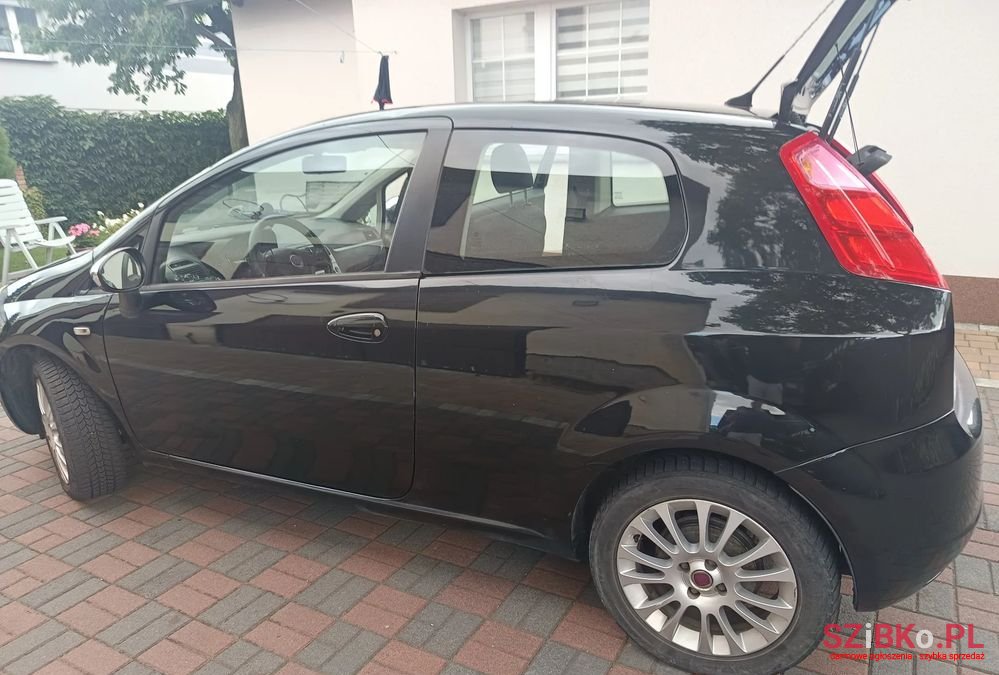2009' Fiat Grande Punto photo #3