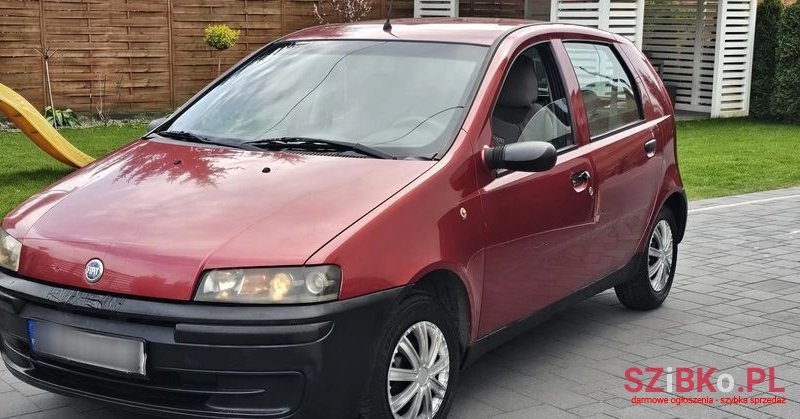 2002' Fiat Punto 1.2 8V photo #1