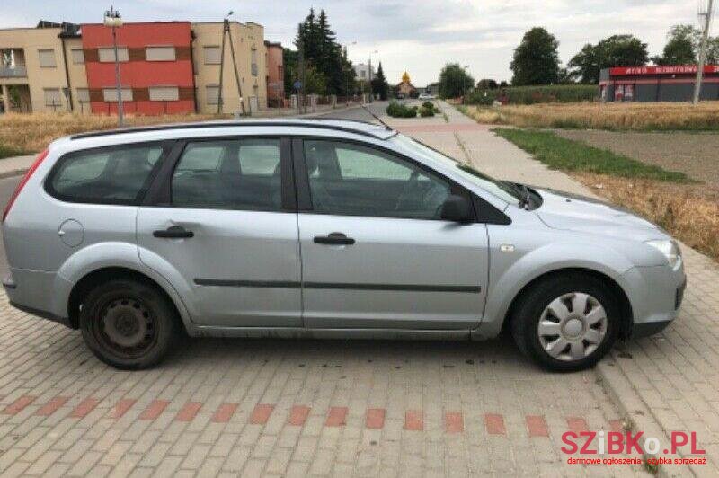 2004' Ford Focus photo #1