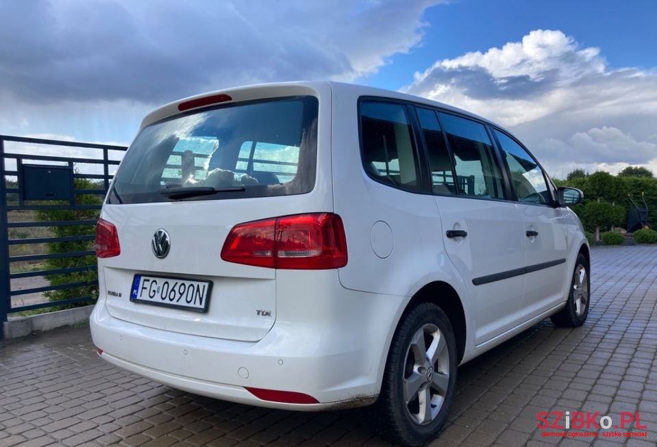 2010' Volkswagen Touran photo #3