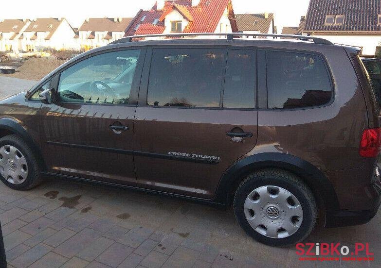 2012' Volkswagen Touran photo #1