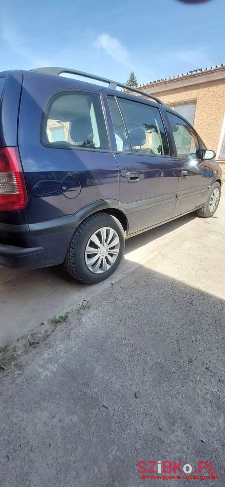 2000' Opel Zafira 1.6 16V Comfort photo #3