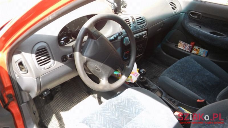 1999' Daewoo Nubira photo #2