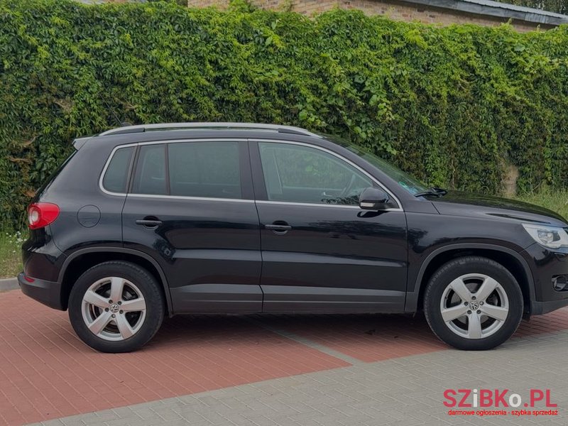 2009' Volkswagen Tiguan photo #6