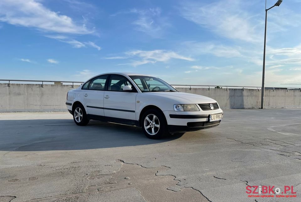 1999' Volkswagen Passat photo #1