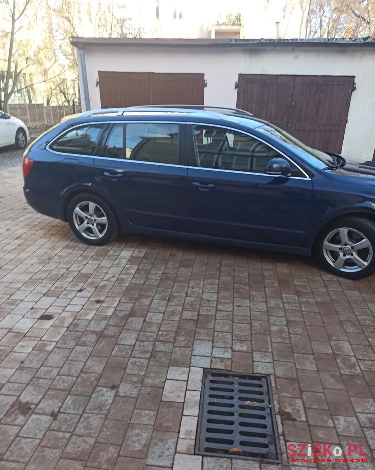 2012' Skoda Superb photo #3