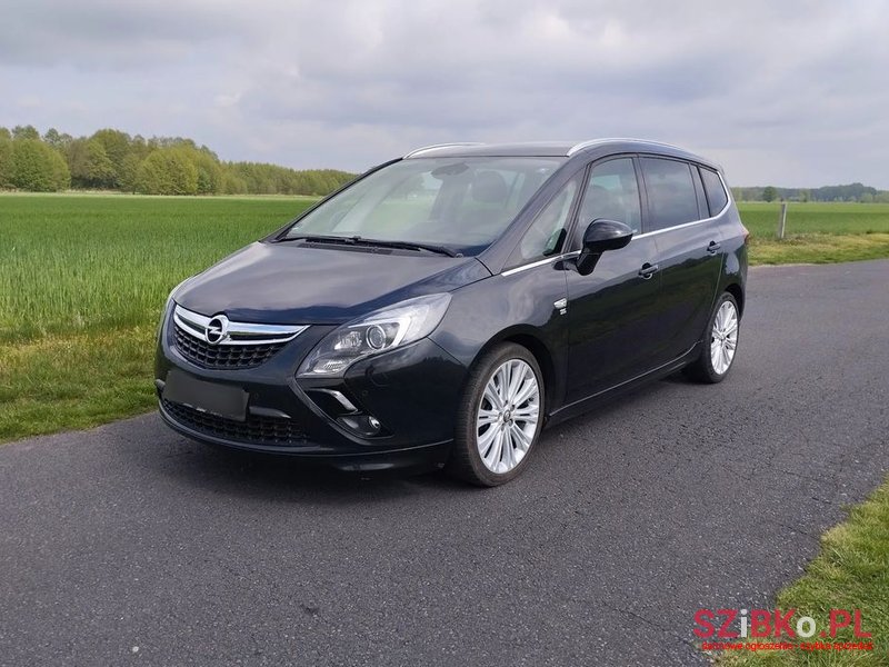 2015' Opel Zafira photo #2
