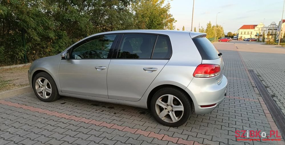 2010' Volkswagen Golf photo #4