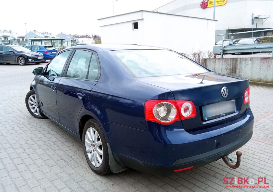 2008' Volkswagen Jetta photo #3