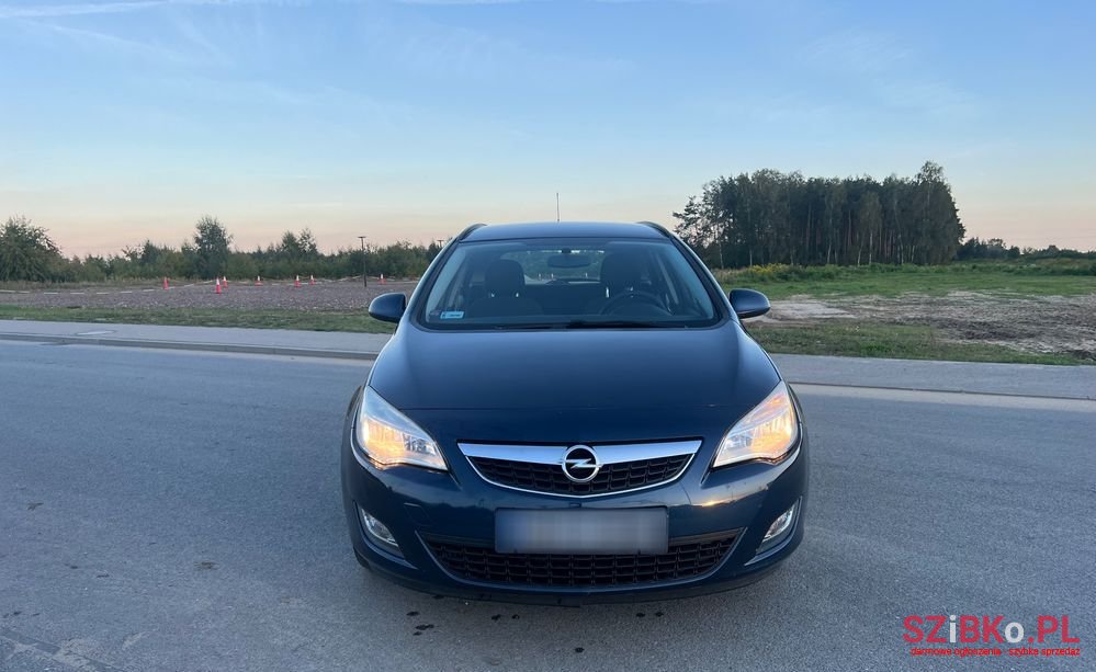 2012' Opel Astra 1.4 Active photo #3