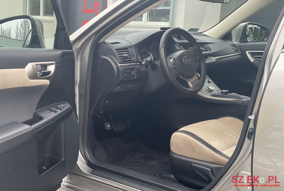 2020' Lexus CT photo #5