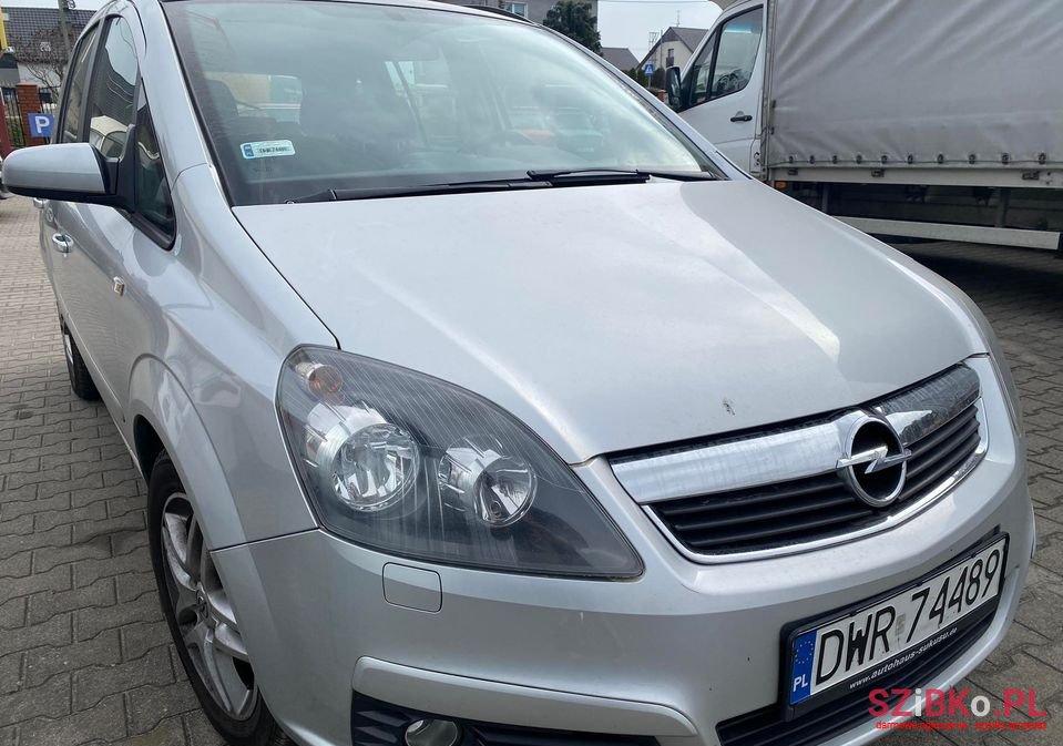 2007' Opel Zafira photo #1