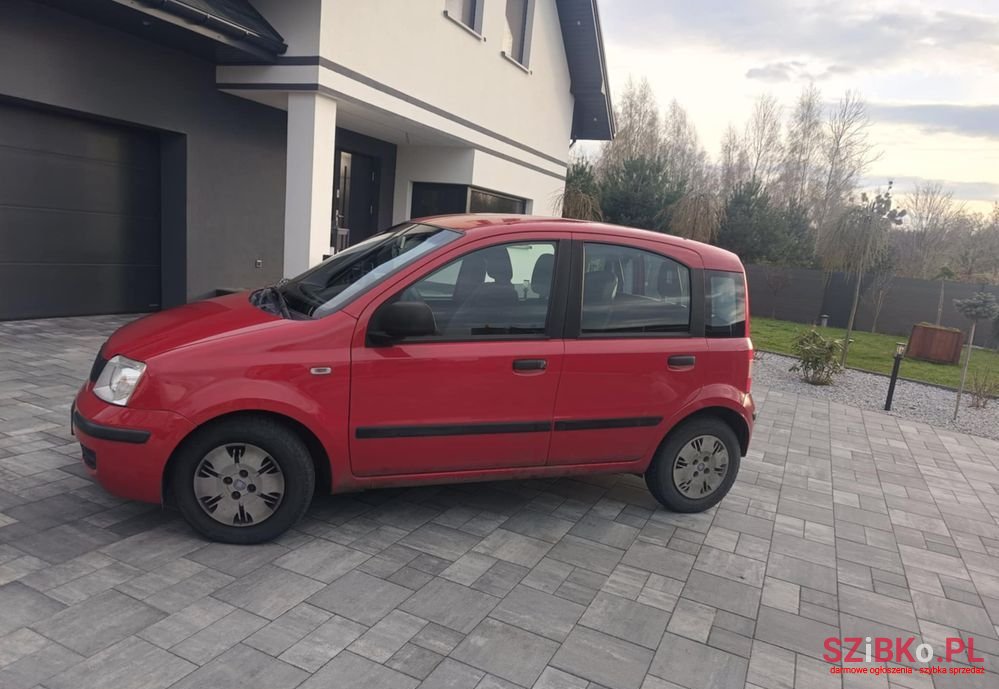 2010' Fiat Panda photo #2