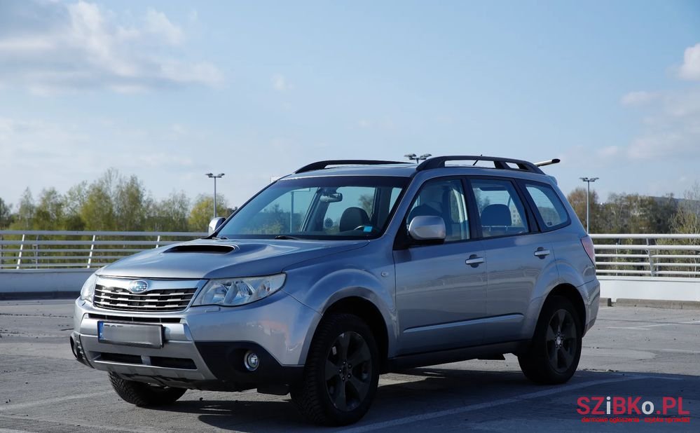 2010' Subaru Forester 2.0D Xe 000 photo #1