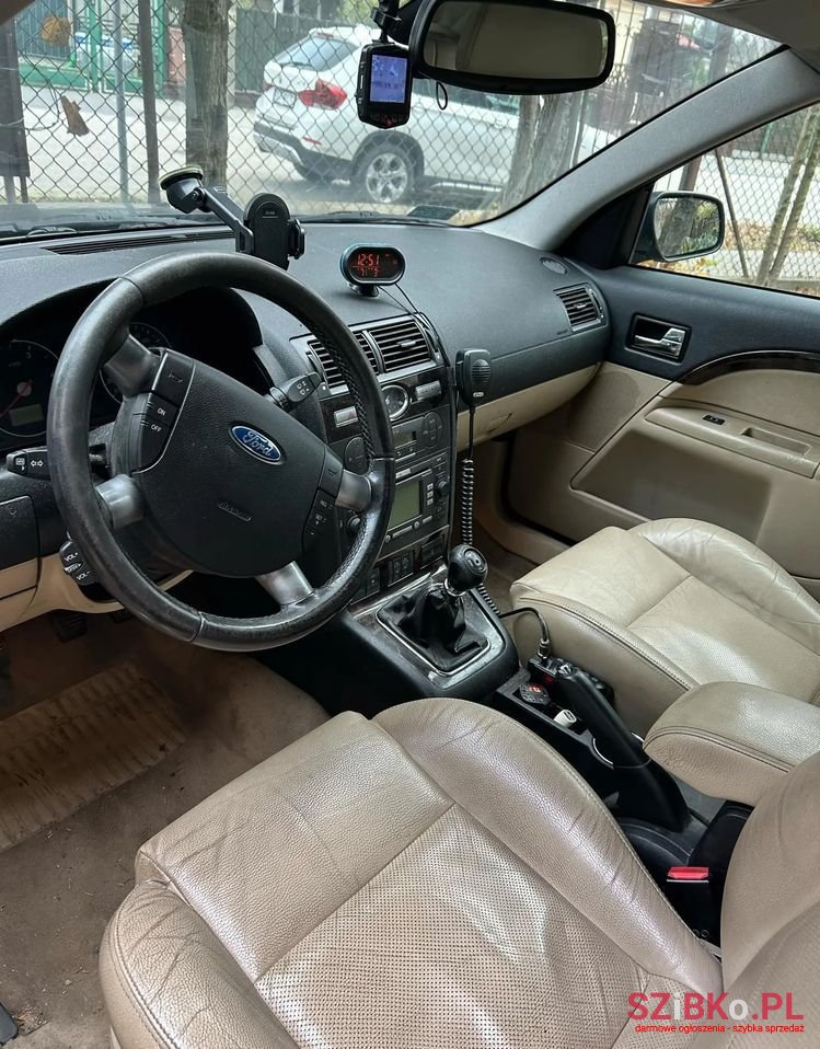 2007' Ford Mondeo 2.0 Tdci Ghia photo #4