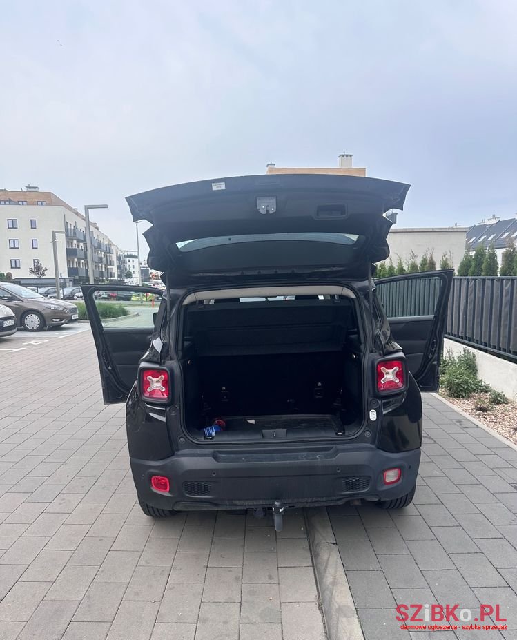 2015' Jeep Renegade photo #3