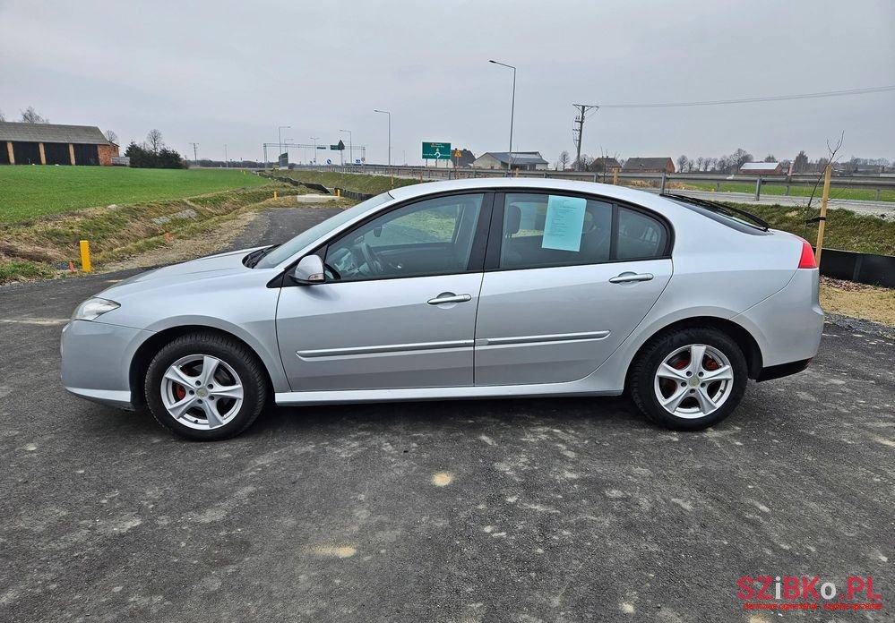 2009' Renault Laguna photo #6