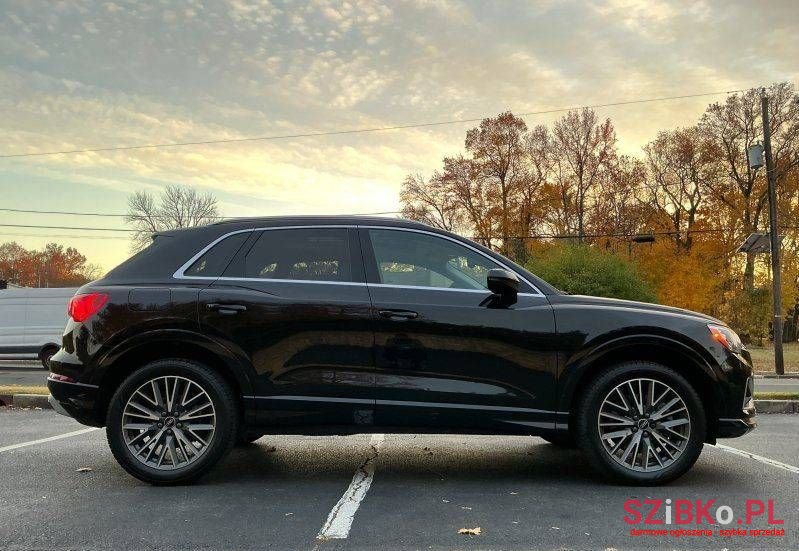 2019' Audi Q3 photo #5