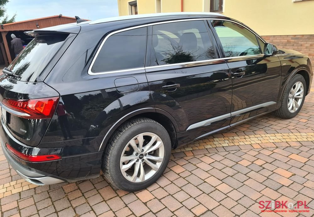 2021' Audi Q7 photo #2